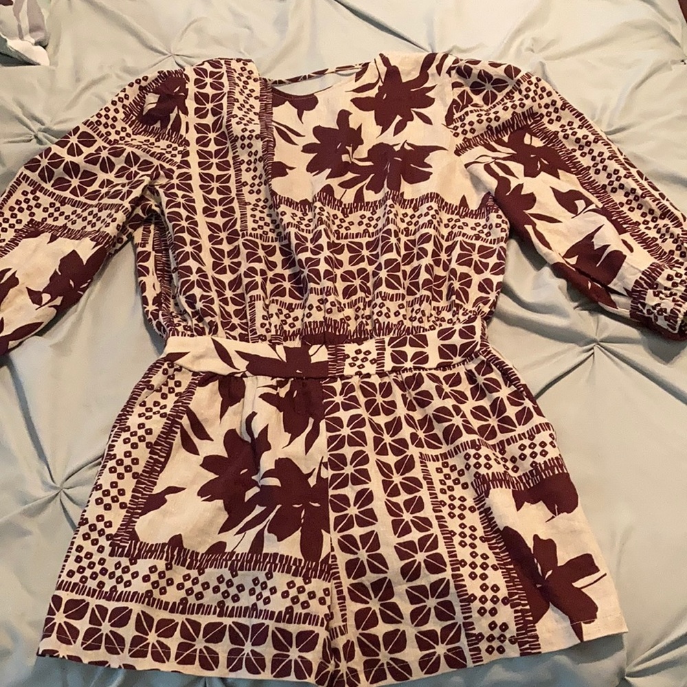 Linen, Open-back, 3/4 sleeve romper.